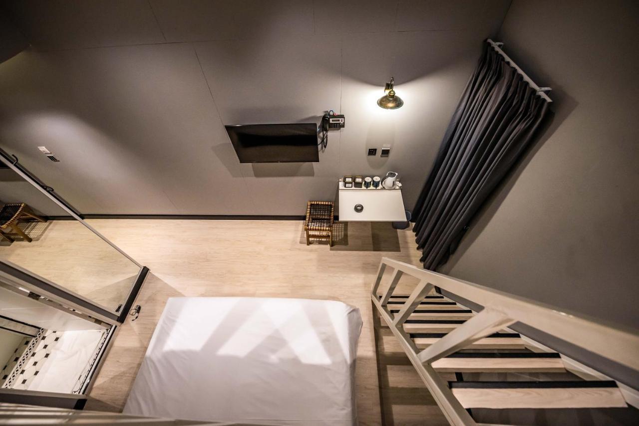 Narawad Boutique Hotel Bangkok Exterior photo