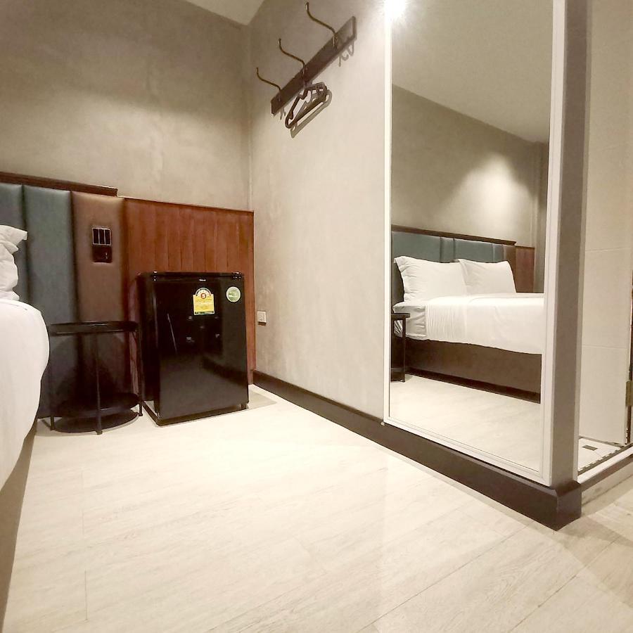 Narawad Boutique Hotel Bangkok Exterior photo
